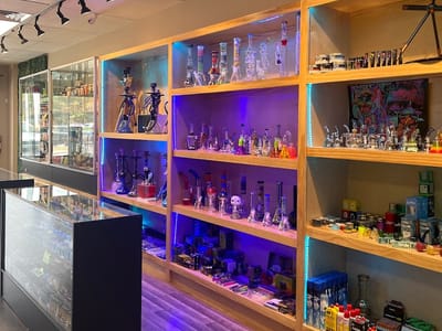 Puffzilla Smoke Shop | CBD | VAPE | HOOKAH