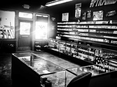 Pyramid Vapory And Art Studio