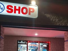 RJ Smoke and Vape Shop