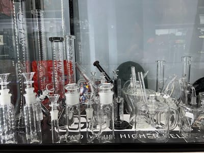 RJ Smoke and Vape Shop