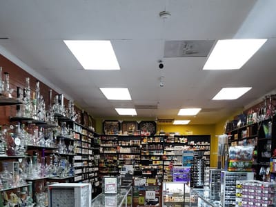 Royal Smoke and Vape