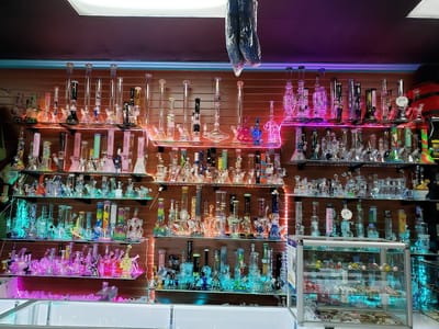 Royal Smoke and Vape