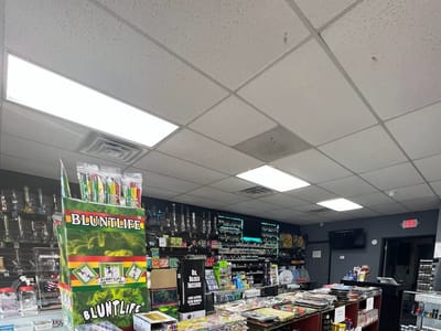 Royal Smoke Shop - Massillon