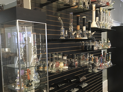 Smoke House Market -Downtown Nashville's Best Vape store (Vapes, Cbd, Kratom, Beer)