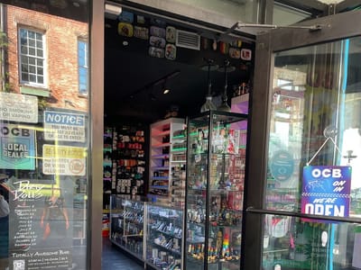 Smoke Life Smoke & Vape shop