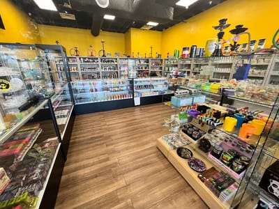 Smoke Tokz Olathe | K-7 Highway