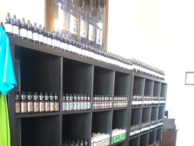 Smokeless - Vape and CBD