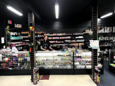 Smokers Genie/ Snack Shop