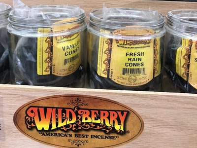 Smokers Paradise n Novelties/Tattoo Supplies/Vape