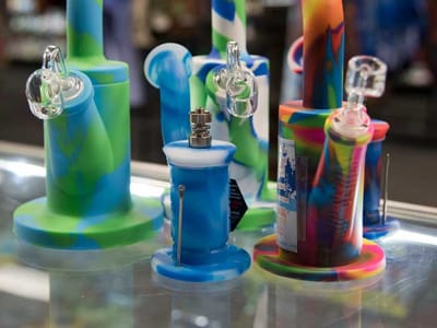 Smokers Paradise n Novelties/Tattoo Supplies/Vape