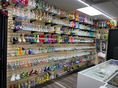 Smokers Paradise N Novelties