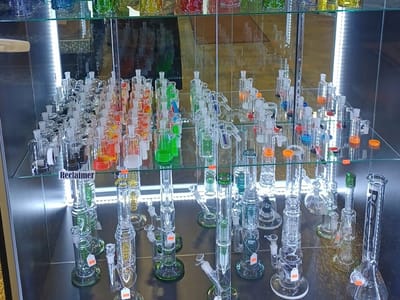 Smokes 4 less On 13Th