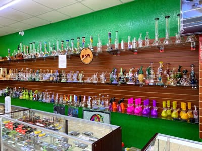 Still Smokin Smoke Shop & Vape Bar & CBD & Kratom