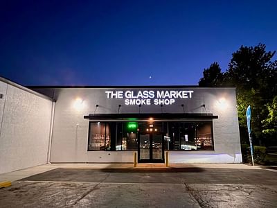 The Glass Market Smoke & Vape