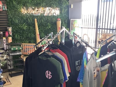 The Mecca Smoke & Vape Novelty