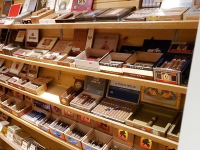 Tobacco & Cigars/Vapor-Vape/CBD KRATOM GLASS