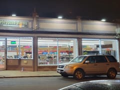 Vapes and Pipes gift shop