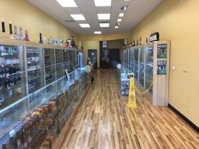 VAPOR WORLD- Mccomb- Vape,E liquids,CBD,Kratom