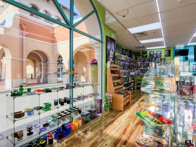 World of Smoke & Vape - Boynton Beach