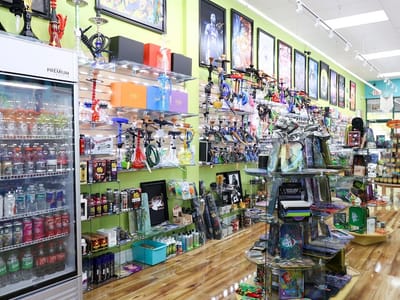 World of Smoke & Vape - Doral