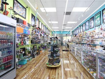 World of Smoke & Vape - Doral